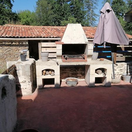 Chambres D'Hotes "La Source" Mareuil-sur-Lay 外观 照片