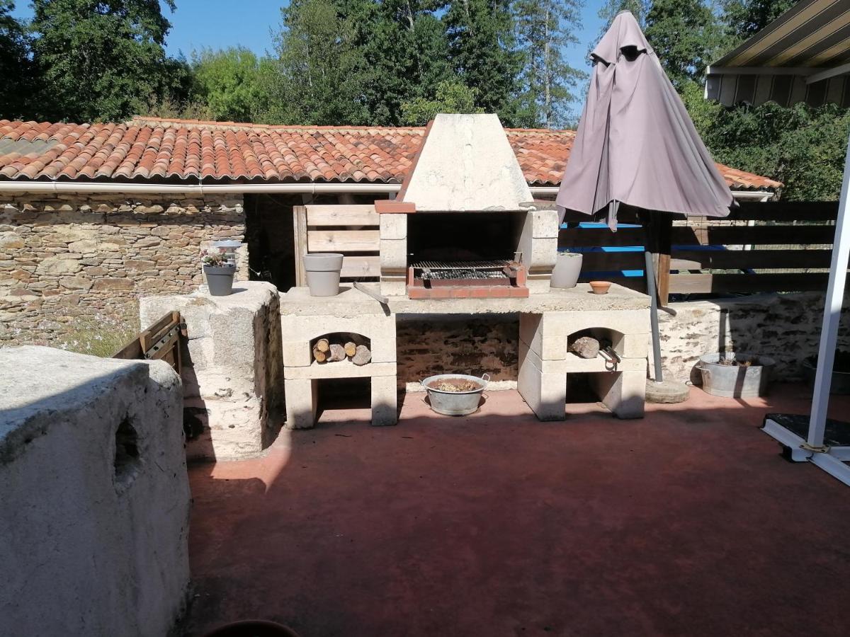 Chambres D'Hotes "La Source" Mareuil-sur-Lay 外观 照片